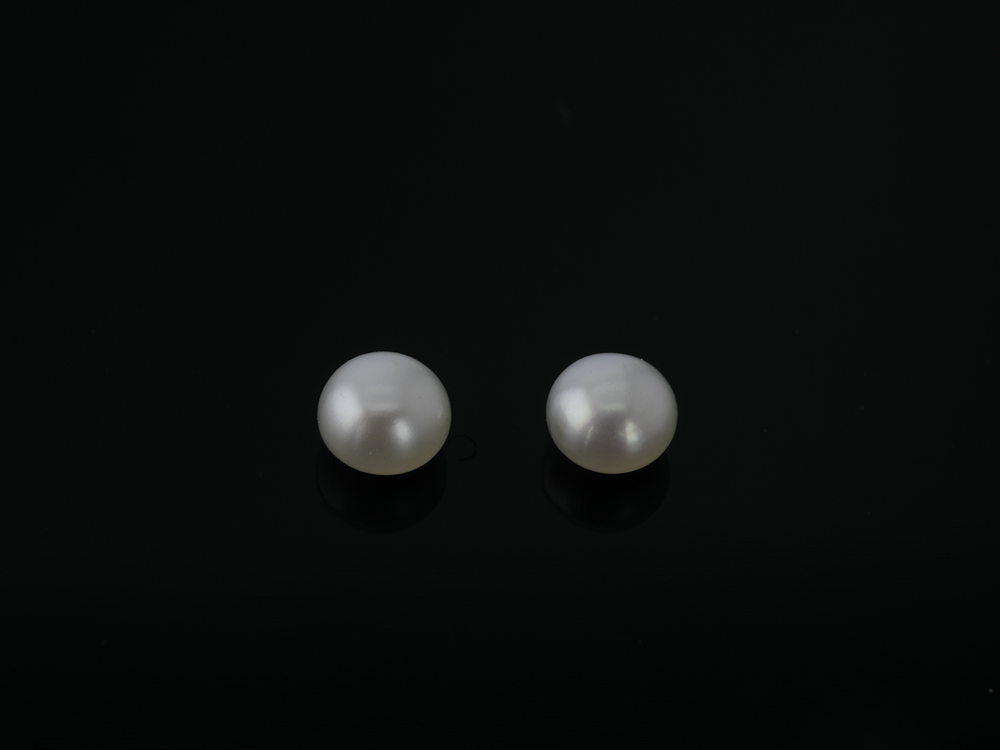 [JFB-04045] Freshwater Pearl  4.00-4.50mm Round Button White  Half Drilled 