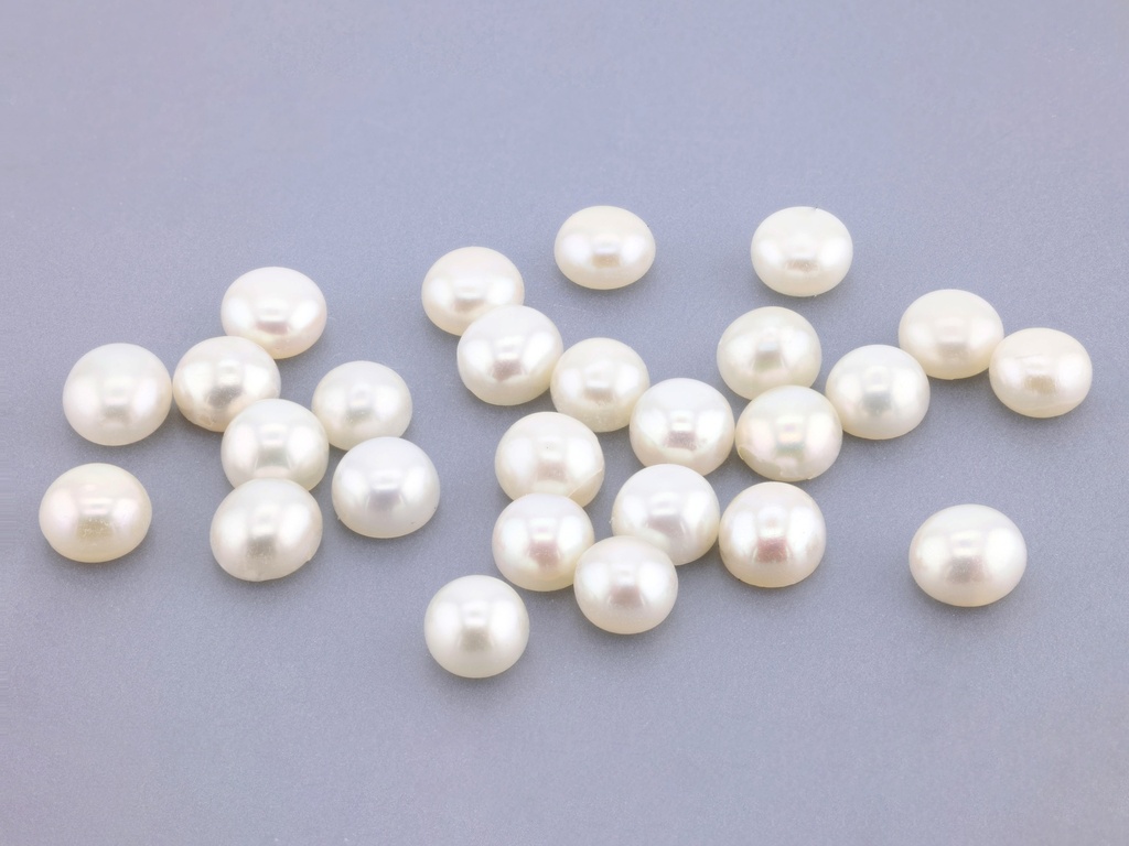 [JSRC0375] Freshwater Half Seed Pearls 3.75-4.00mm White