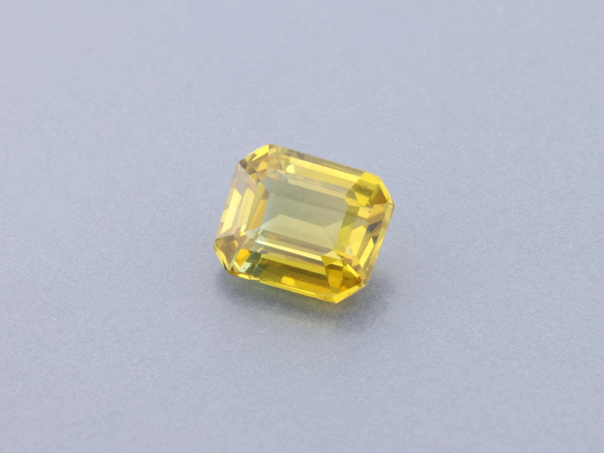 Parti Sapphire 4x3.5mm Emerald Cut Yellow