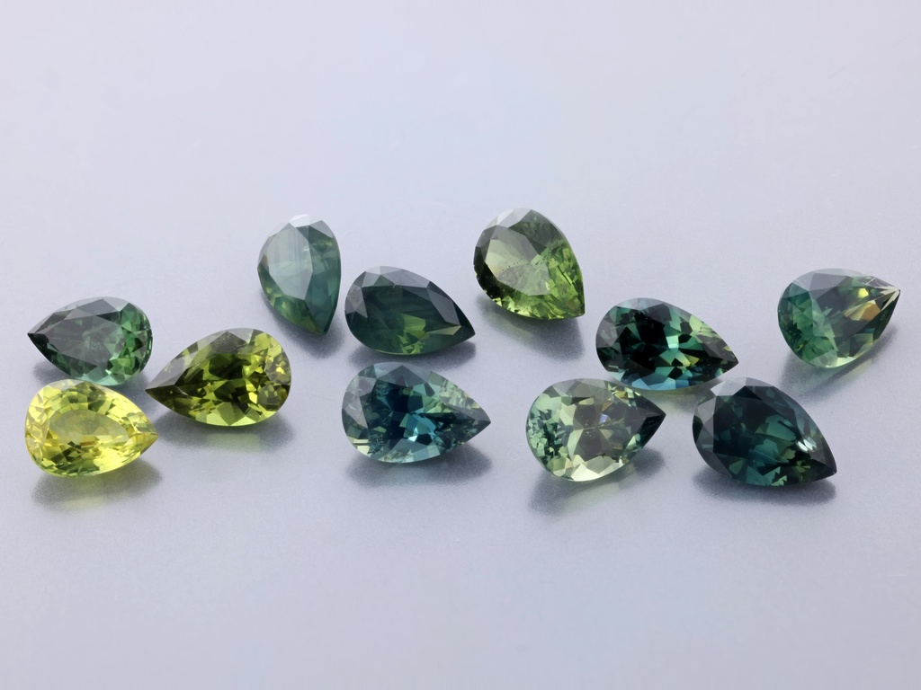 Parti Sapphire 5.5x3.5mm Pear Shape