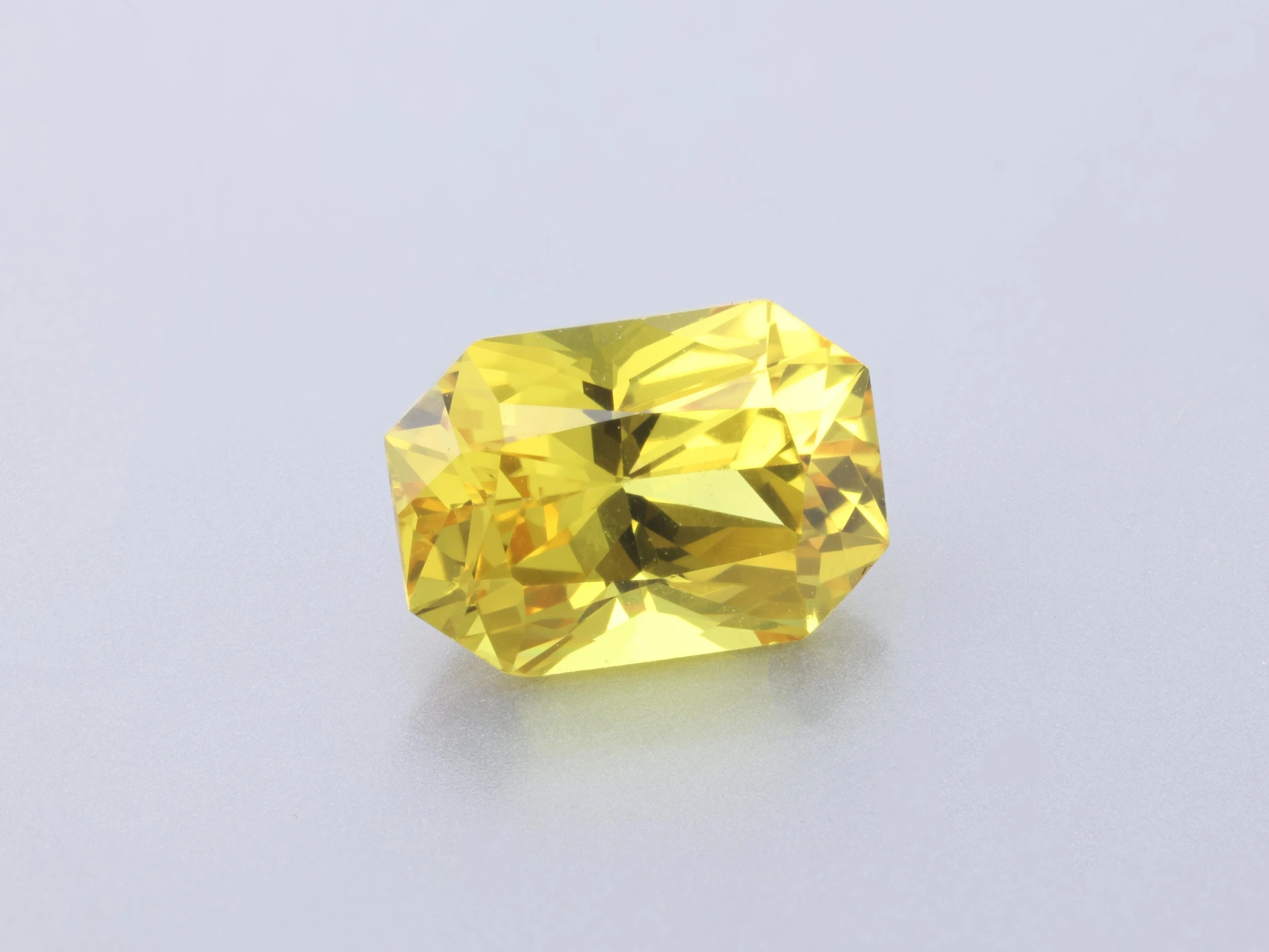 Yellow Sapphire 7x5mm Radiant Cut