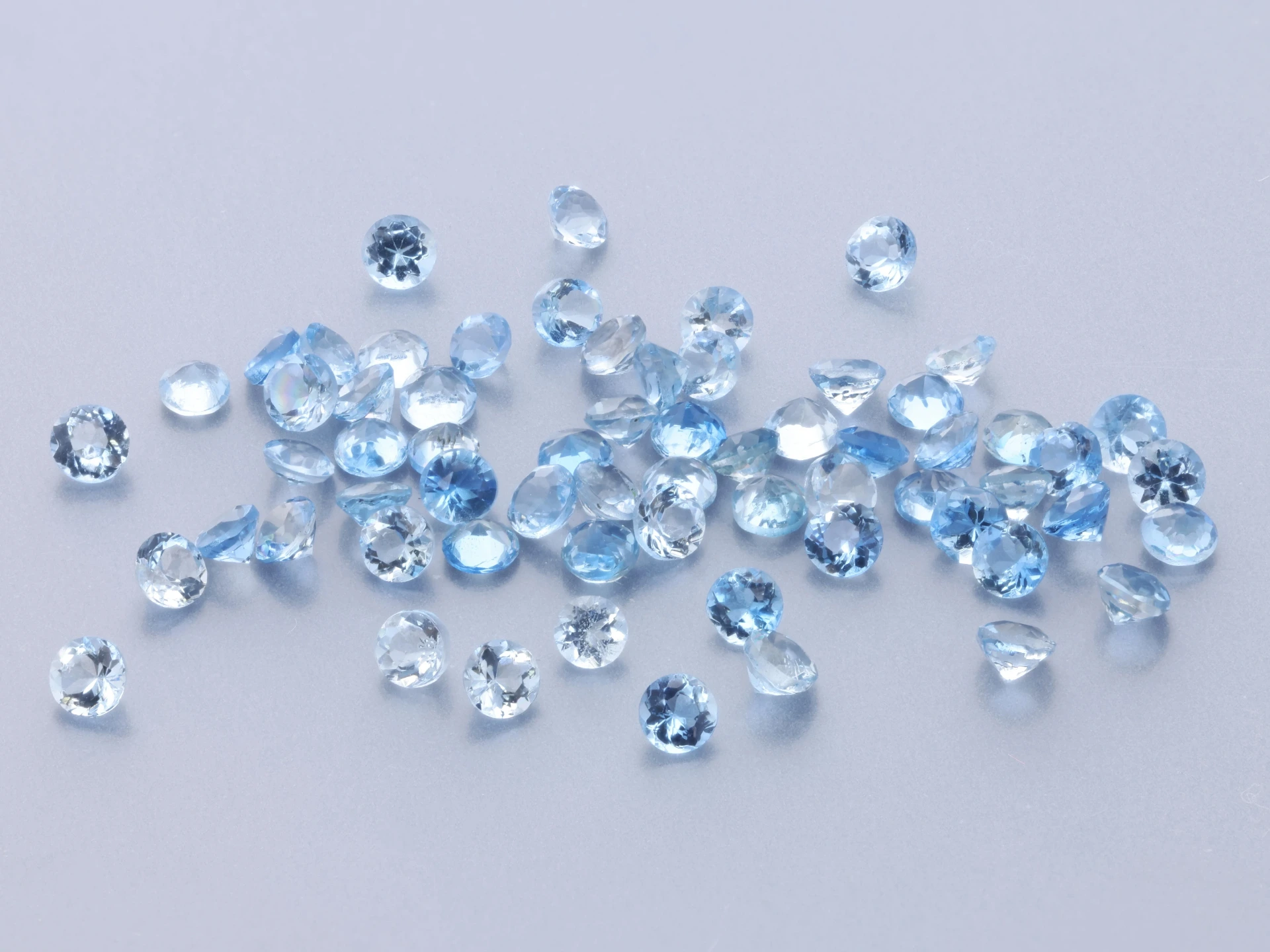 Aquamarine 1.75mm Round Dark Blue