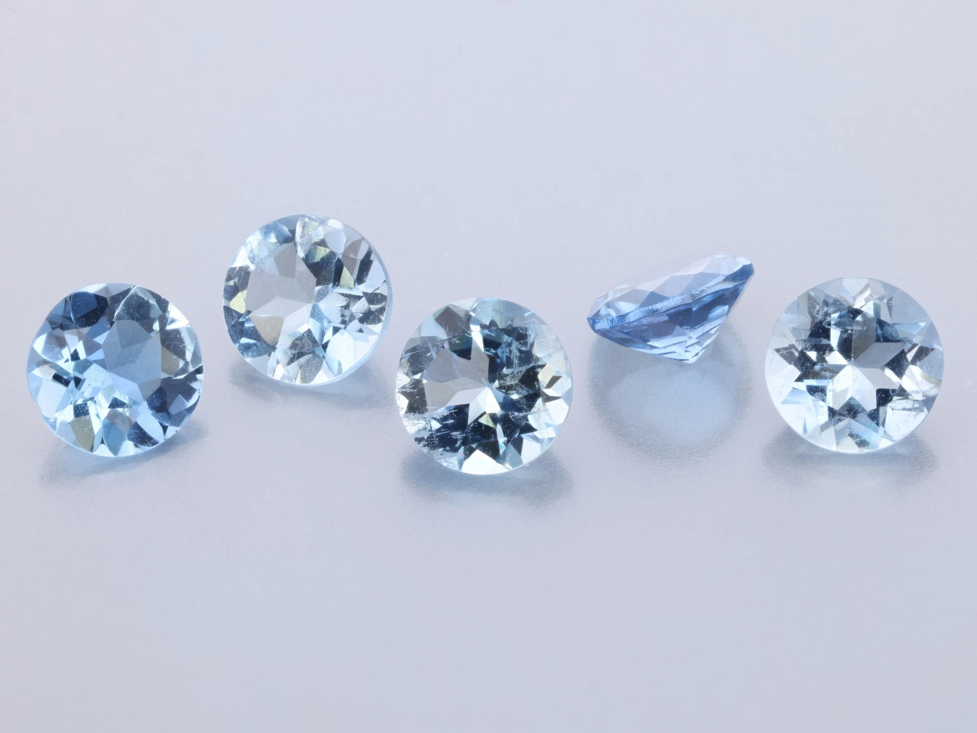 Aquamarine 4.50mm Round Dark Blue