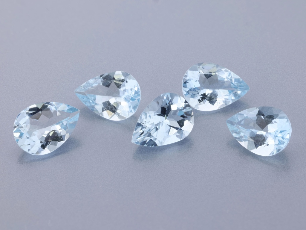 Aquamarine 7x5mm Pear Shape Mid Blue