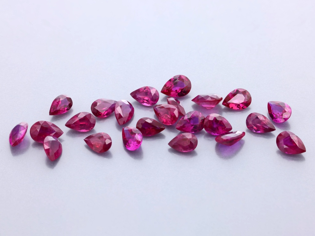[RRPB0302A] Ruby 3x2mm Pear Shape Red