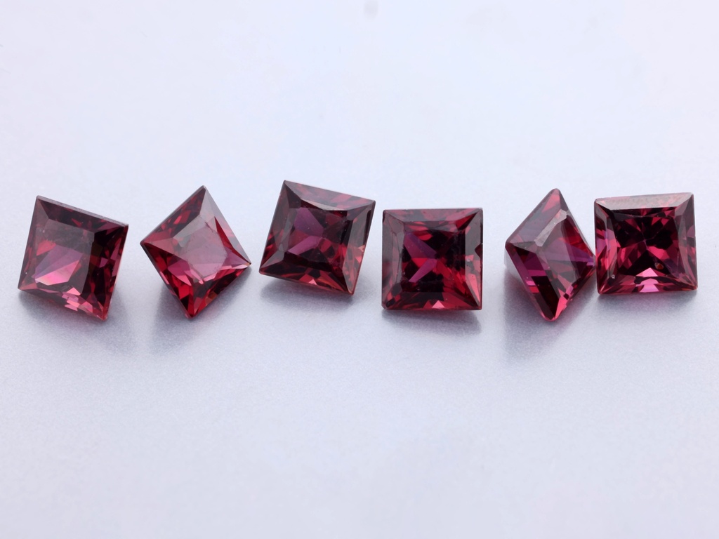 [RRQP0350P1] Ruby 3.50mm Princess Cut Dark Red