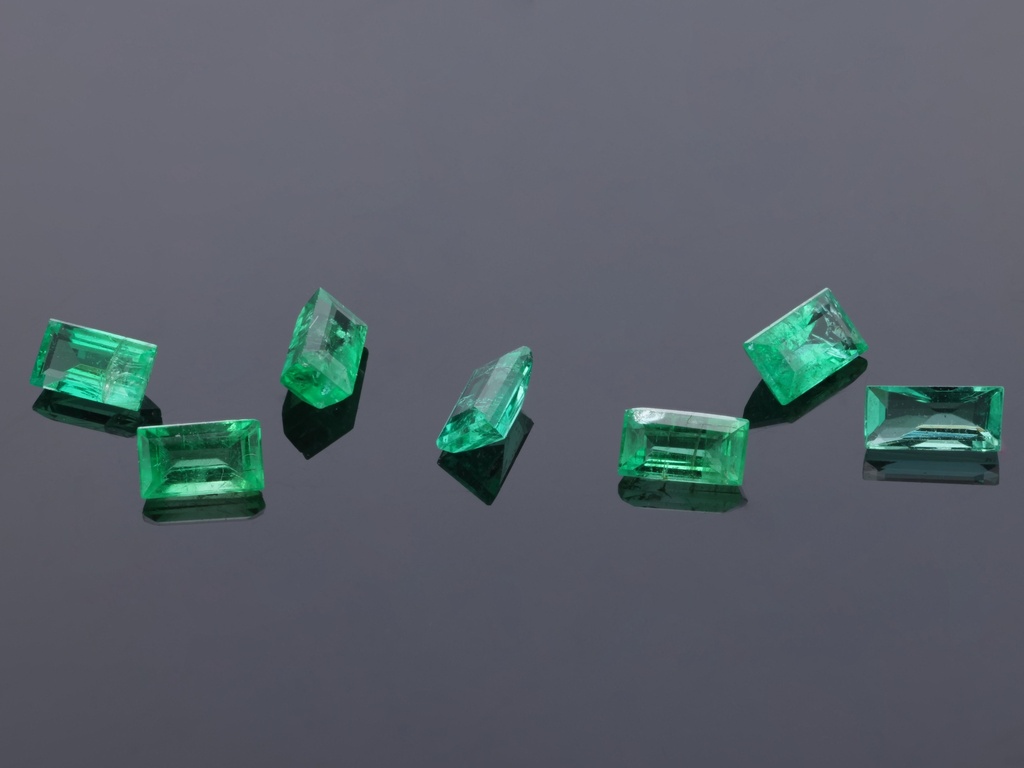 Zambian Emerald 3.5x2mm +/- Baguette