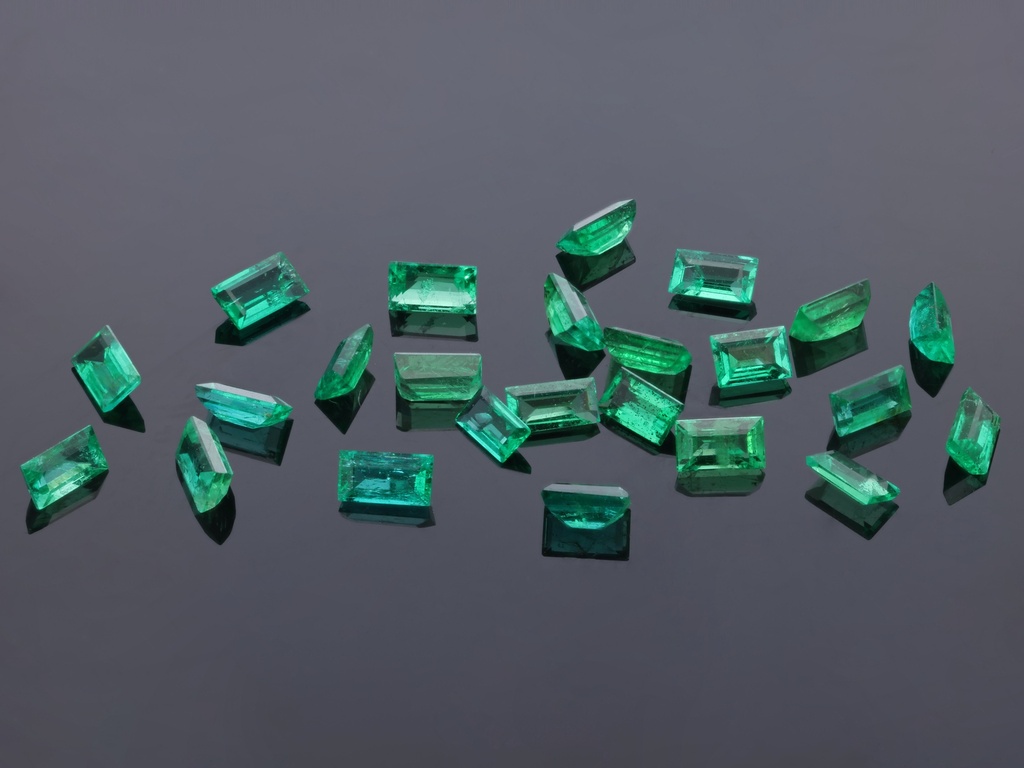 Emerald 3x1.7mm Baguette 