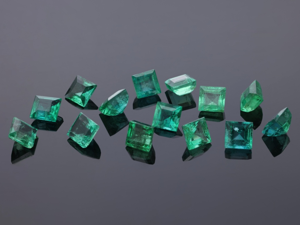 Emerald 2.75mm Carre Cut Green
