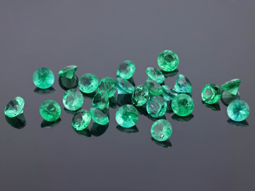 Emerald 2.50mm Round Diamond Cut