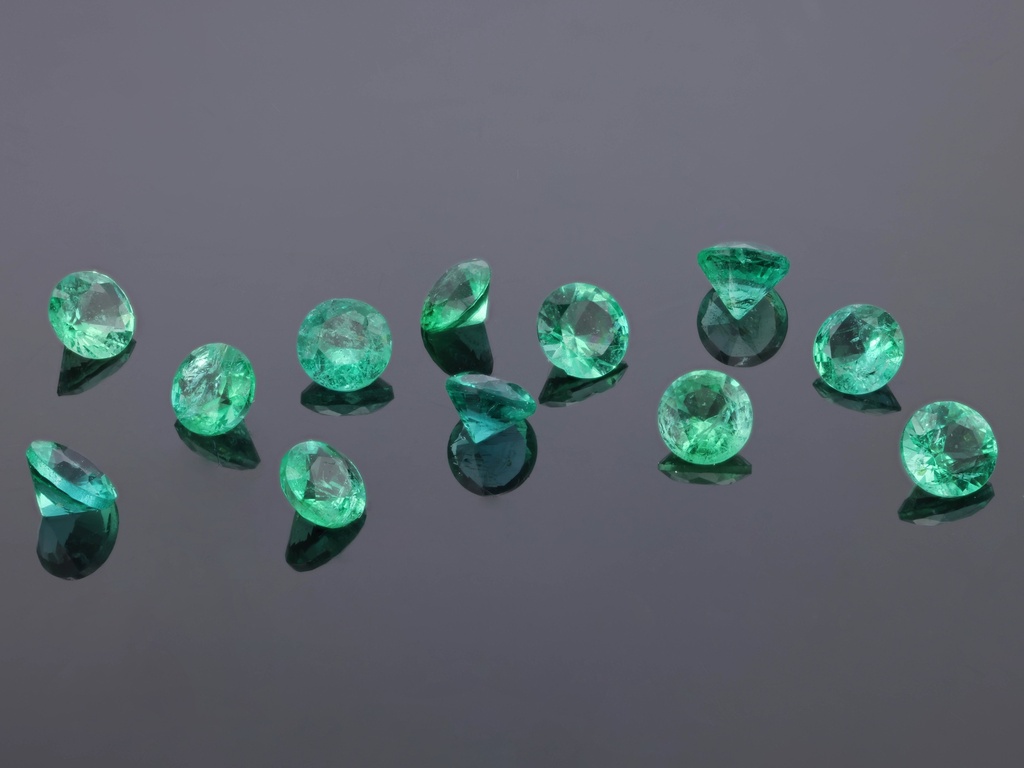 Emerald 2.75mm Round Diamond Cut Green