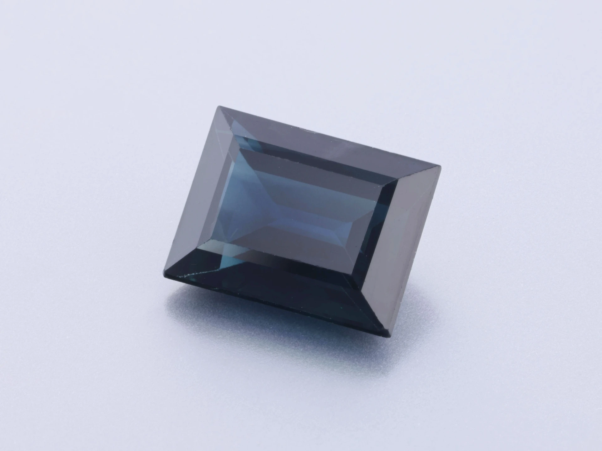 Australian Sapphire 8x6mm Baguette Mid Blue