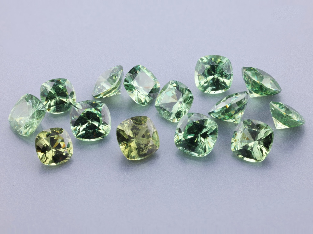 Demantoid Garnet 4.00-4.50mm Square Cushion