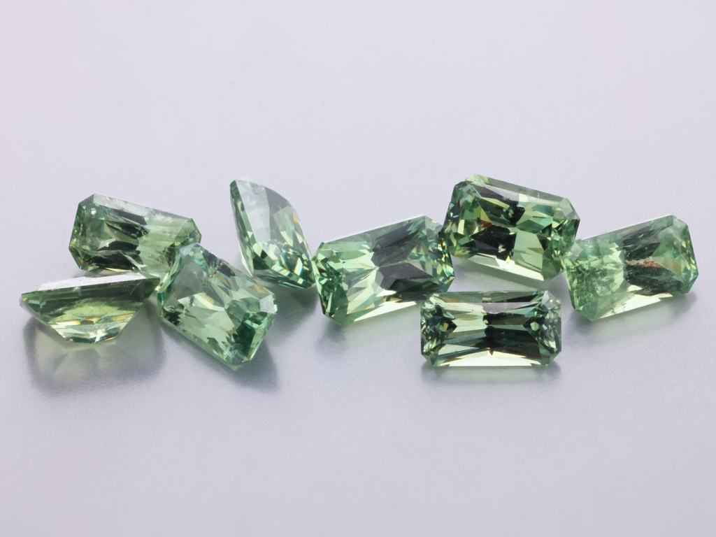 Demantoid Garnet 5x3mm+/- Radiant Cut