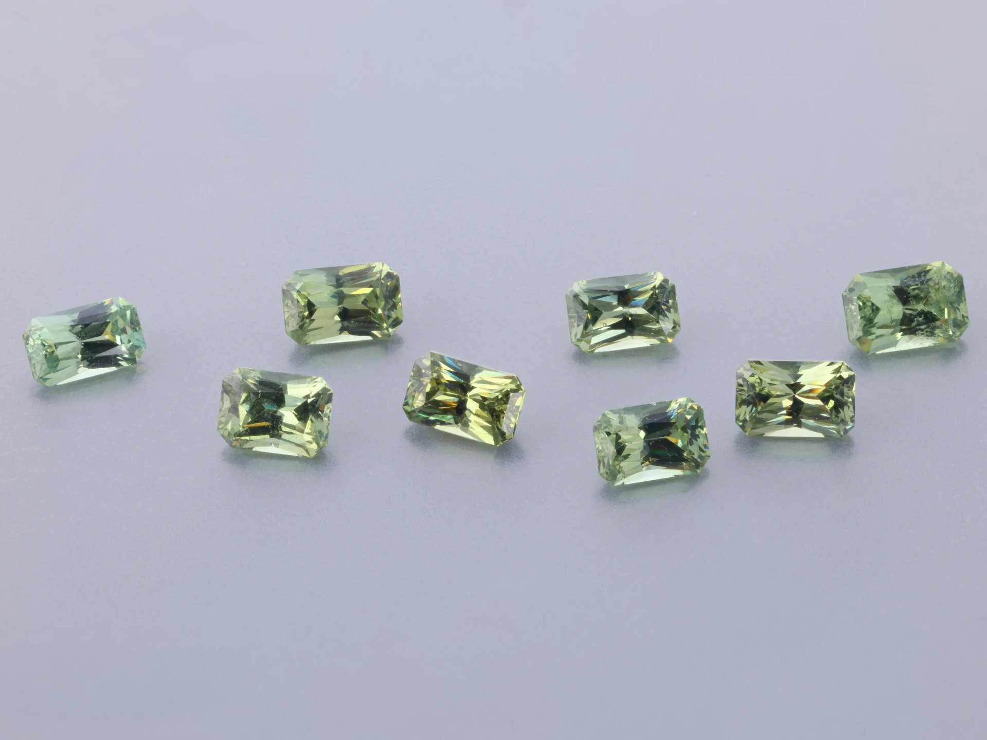 Demantoid Garnet 3.5X2.5mm+/- Radiant Cut