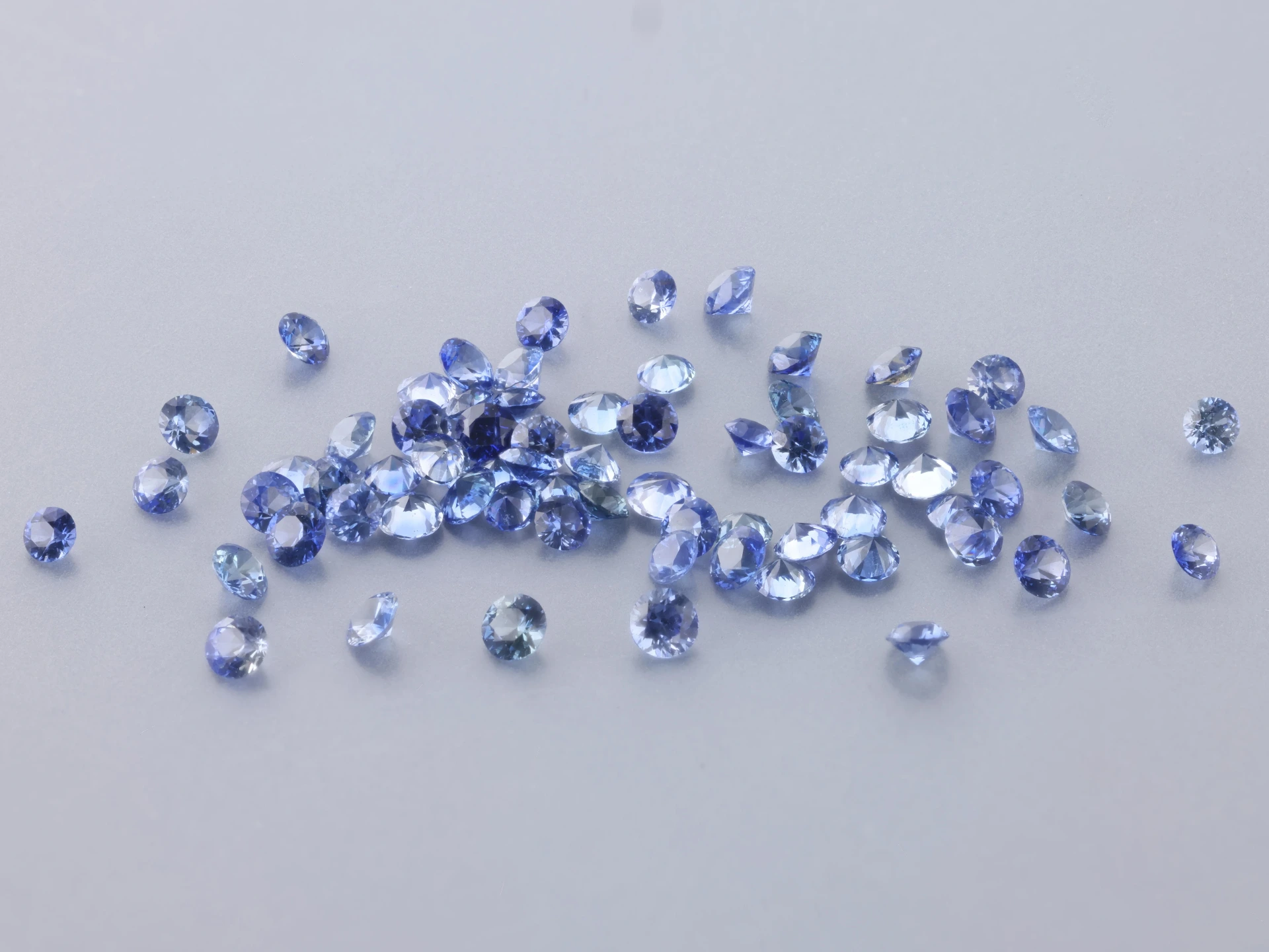 Ceylon Sapphire 1.50mm Round Light to Mid Blue