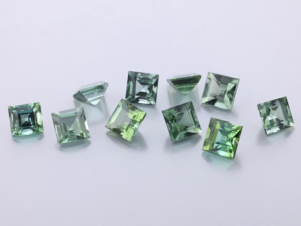 Green Tourmaline 3.50mm Carre Cut Light
