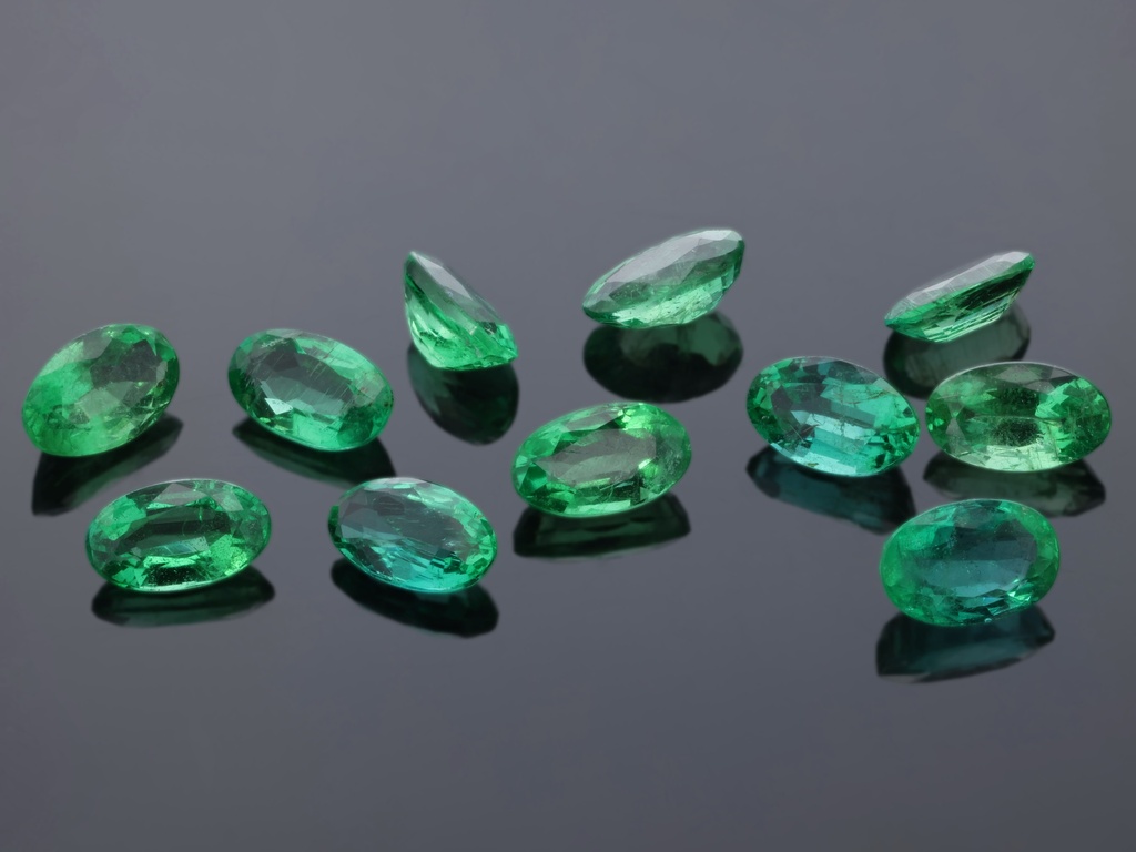 Emerald 5x3mm Oval