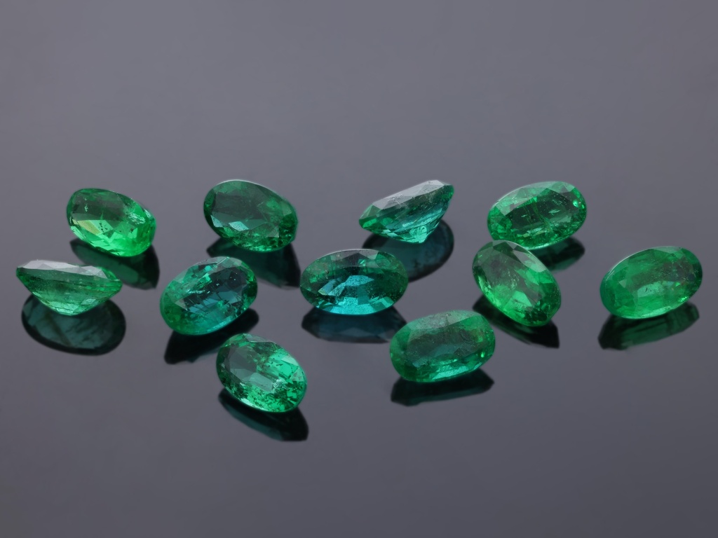 Emerald 5x3mm Oval