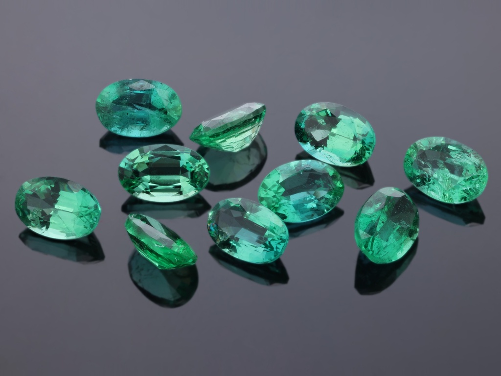 Emerald 6x4mm Oval