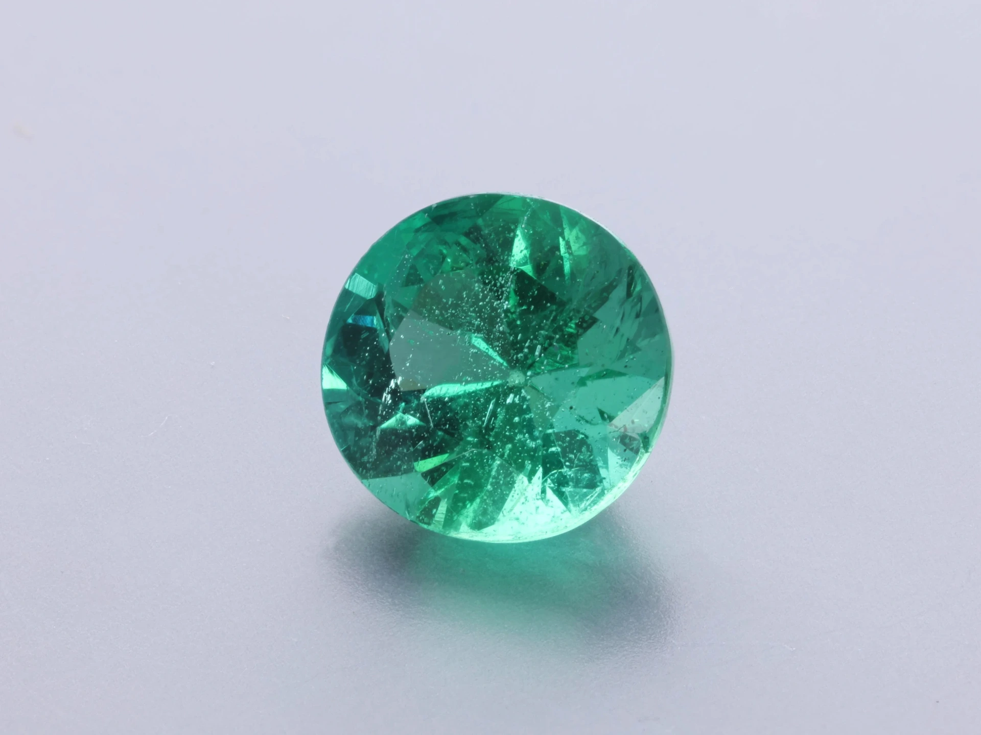 Emerald 5.70mm Round