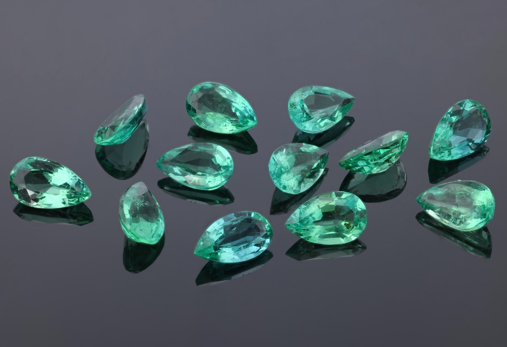 Emerald 5x3mm Pear Shape