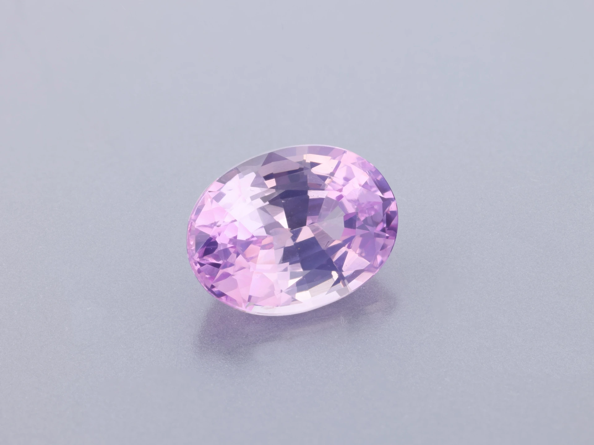 Pink Sapphire 7.5x5.6mm Oval Light
