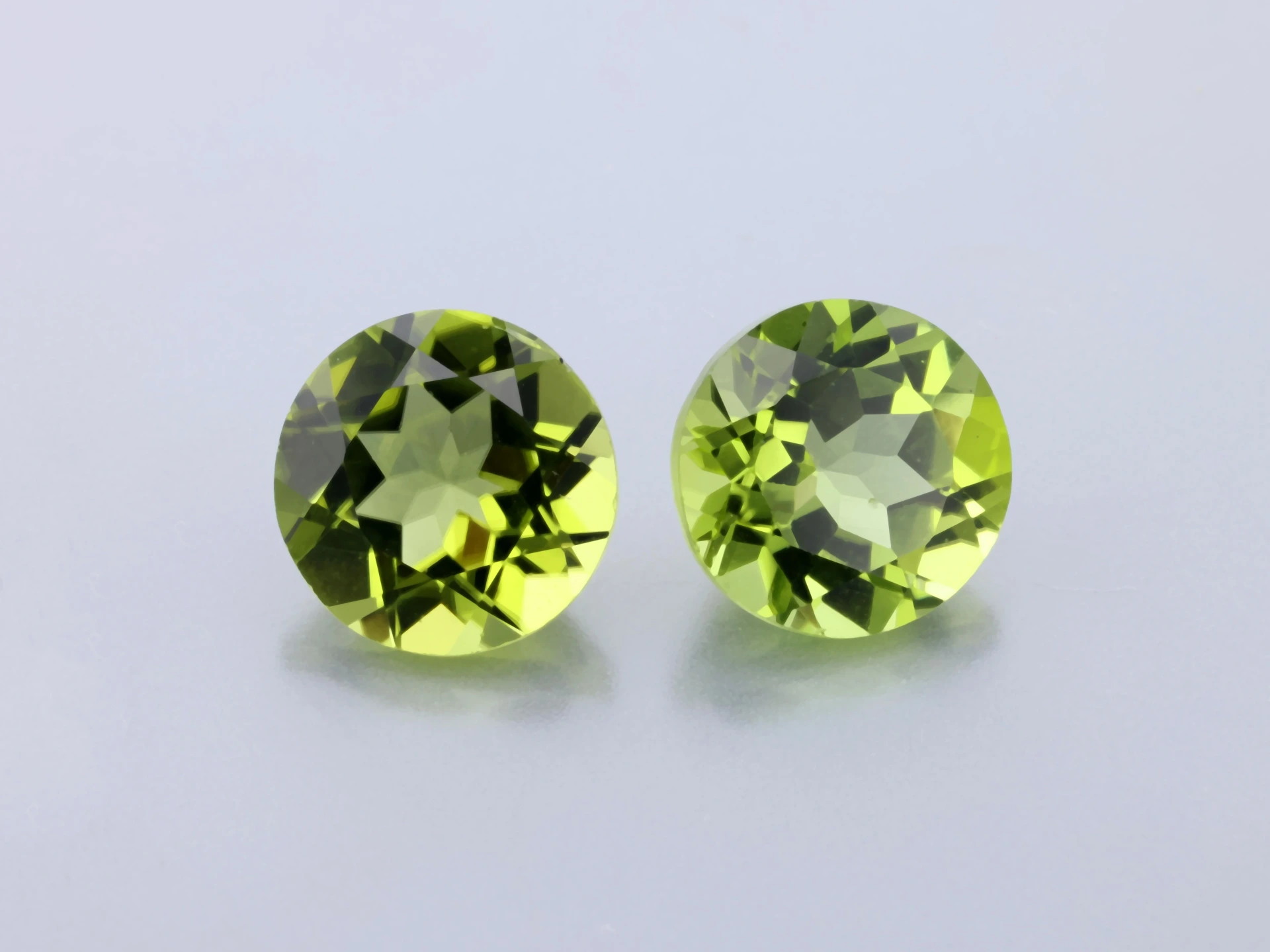 Peridot 7.70mm +/- Round
