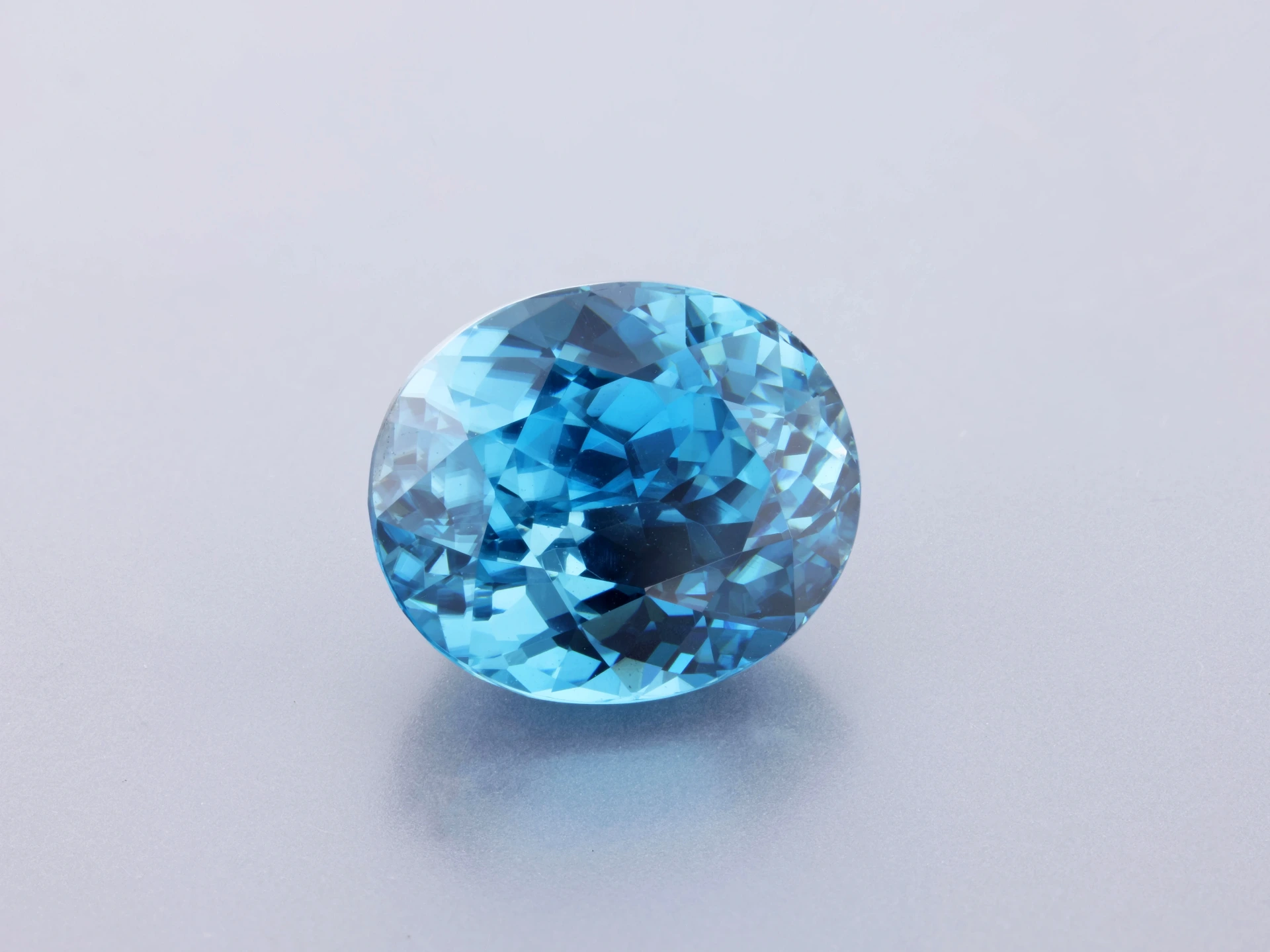 Zircon 9.5x8mm Oval Blue