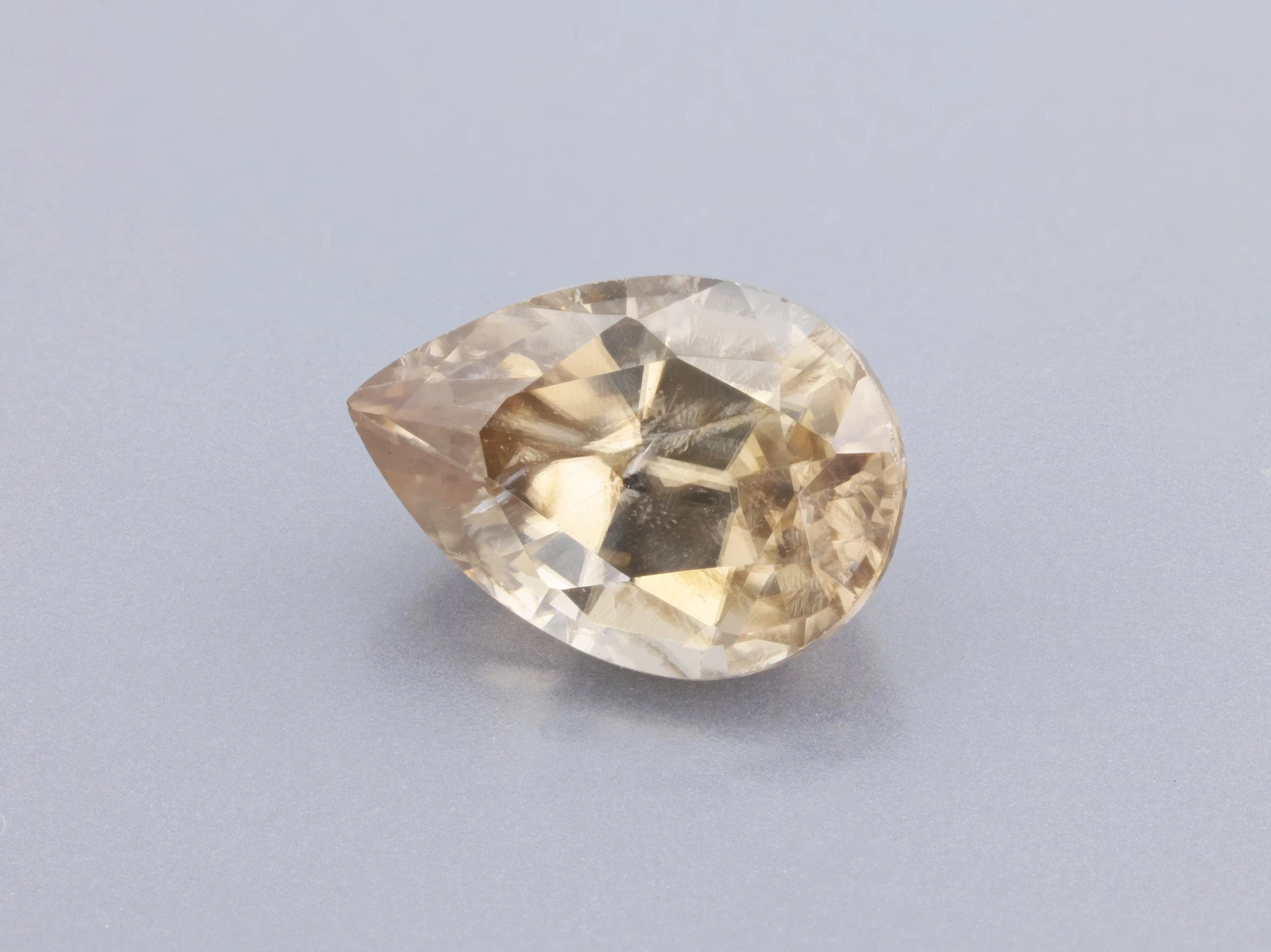 Zircon 9.4x6.6mm Pear Shape Champagne