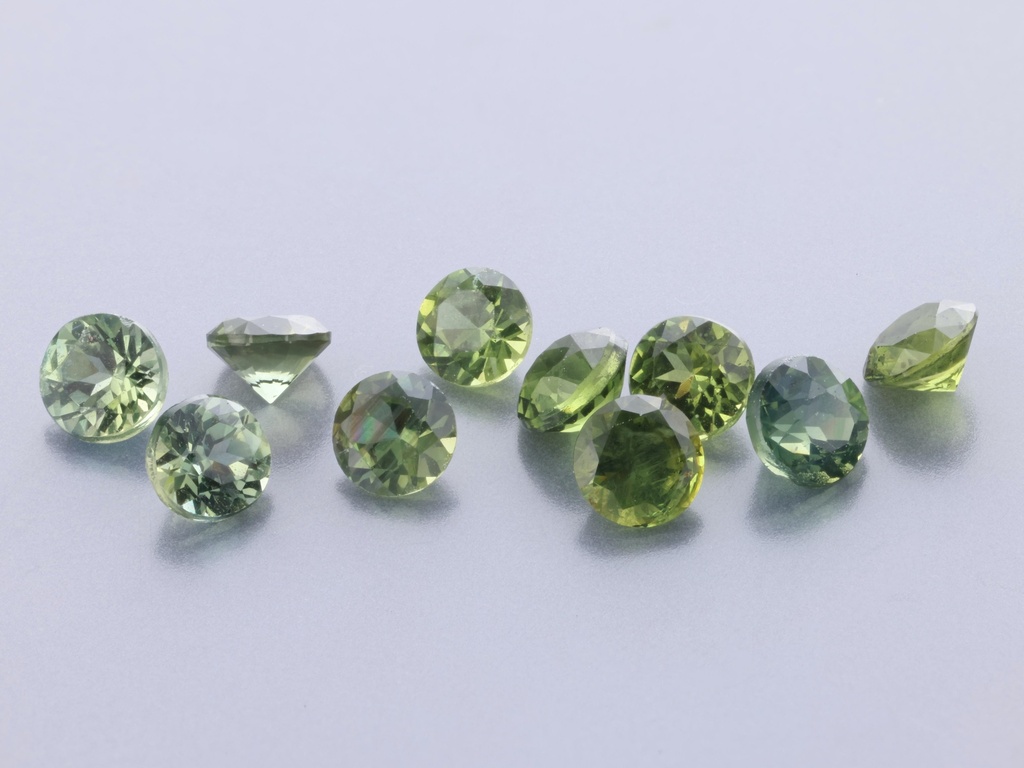 Green Sapphire 2.75mm Round Diamond Cut