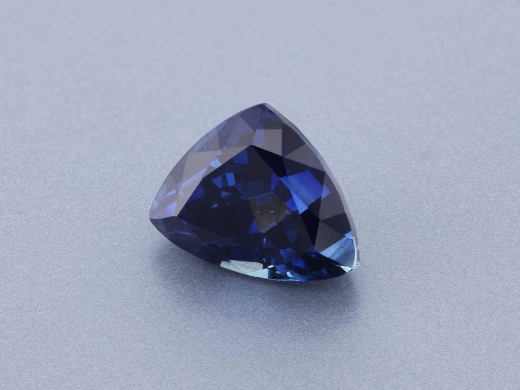 [SATB0705X1] Australian Sapphire 7.1x5.7mm Trilliant Royal Blue