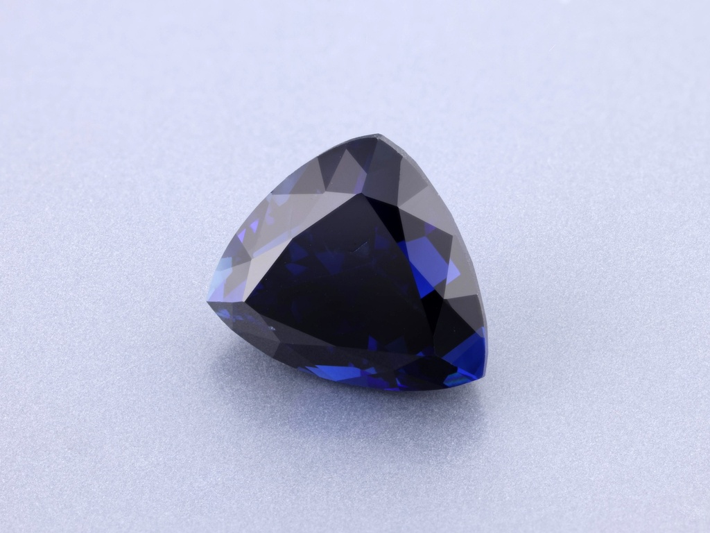 [SATB0806X1] Australian Sapphire 8.4 x7.3mm Trillliant Royal Blue