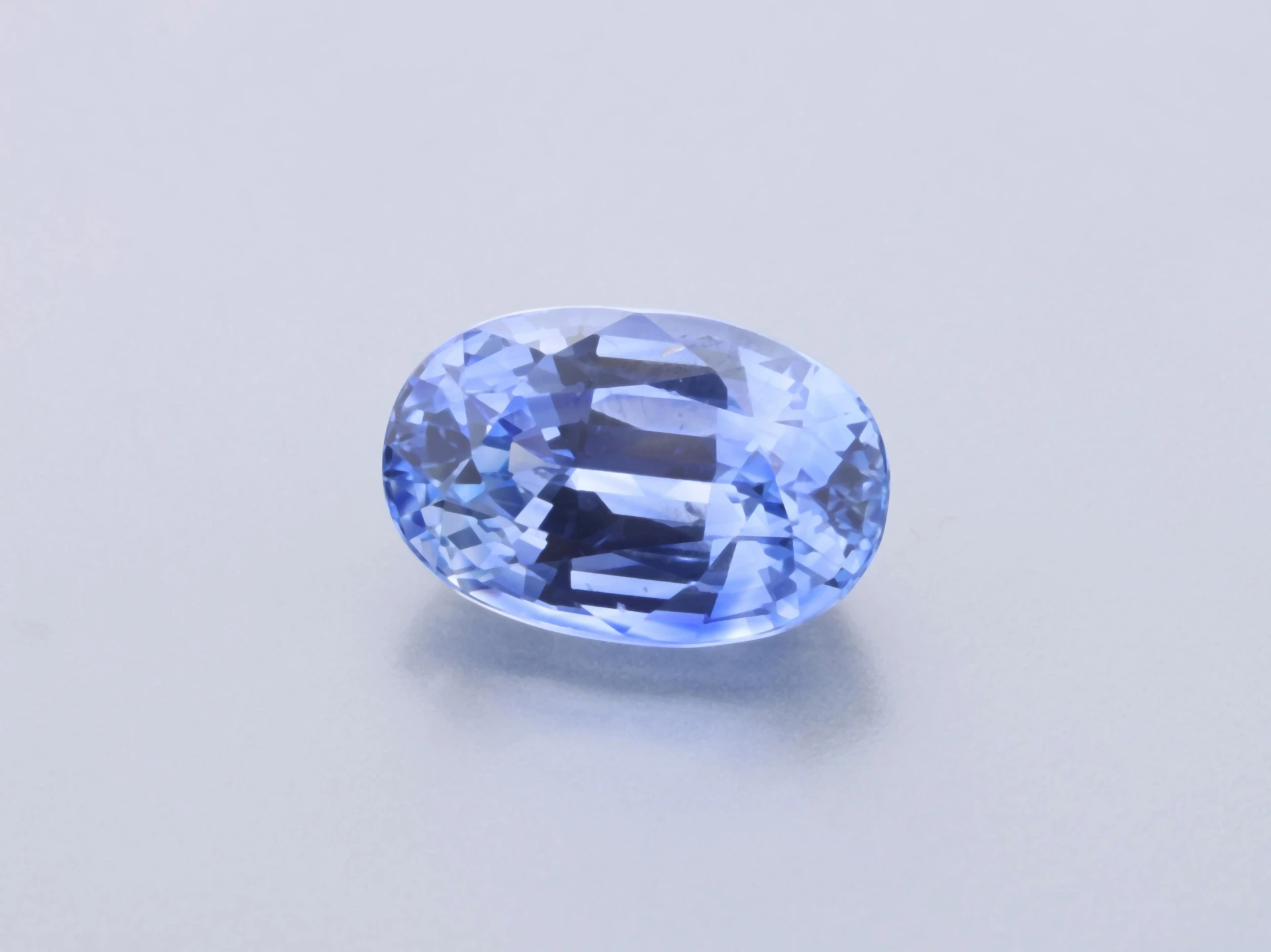 Ceylon Sapphire 7.9x5.2mm Oval Light Blue