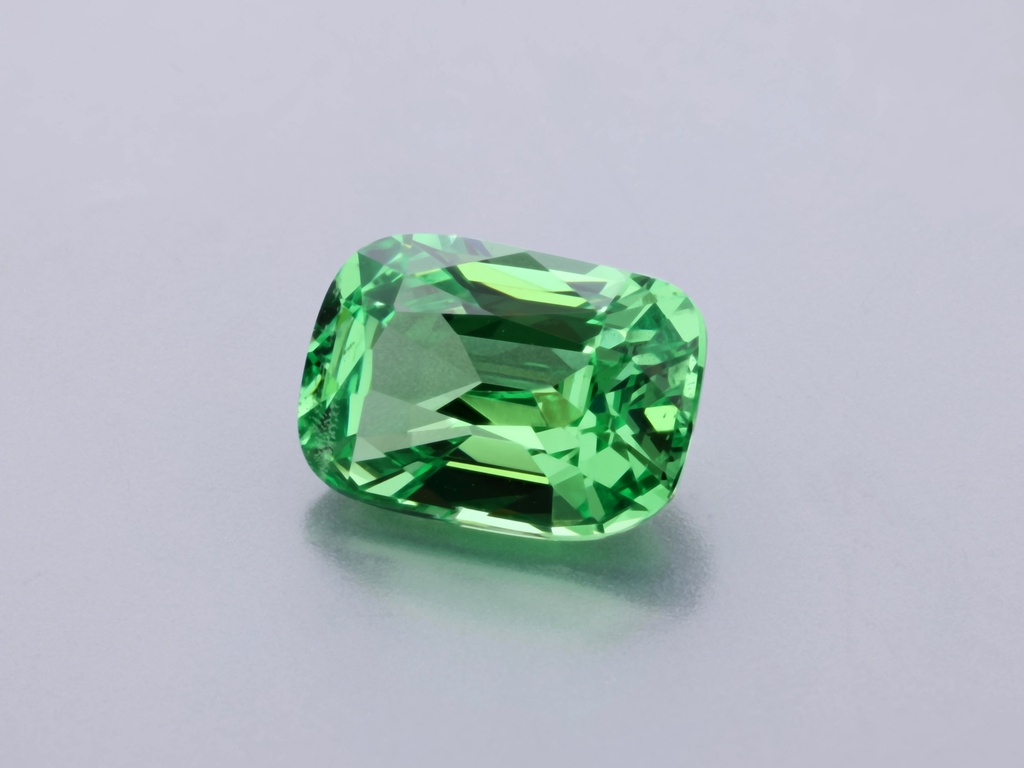 Tsavorite Garnet 6.7x4.7mm Cushion