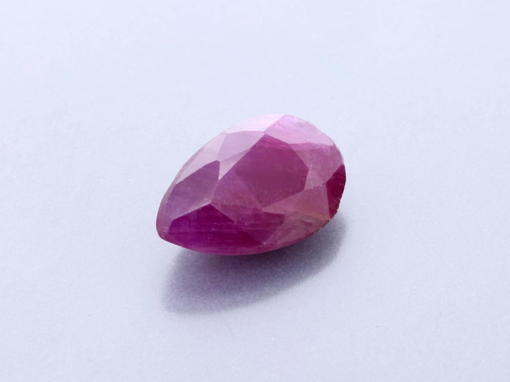 [RRPB0806X1] Ruby 8.4x5.6mm Pear Shape Dark Red
