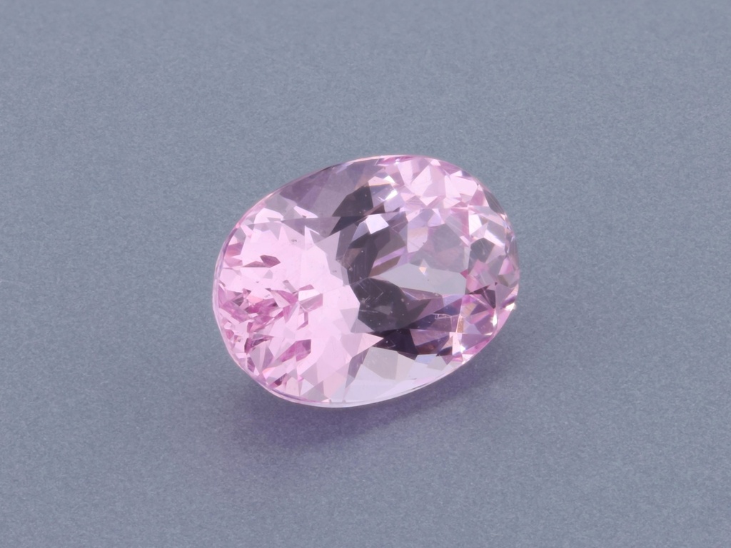 Spinel 6.7x4.8mm Oval Light Pink