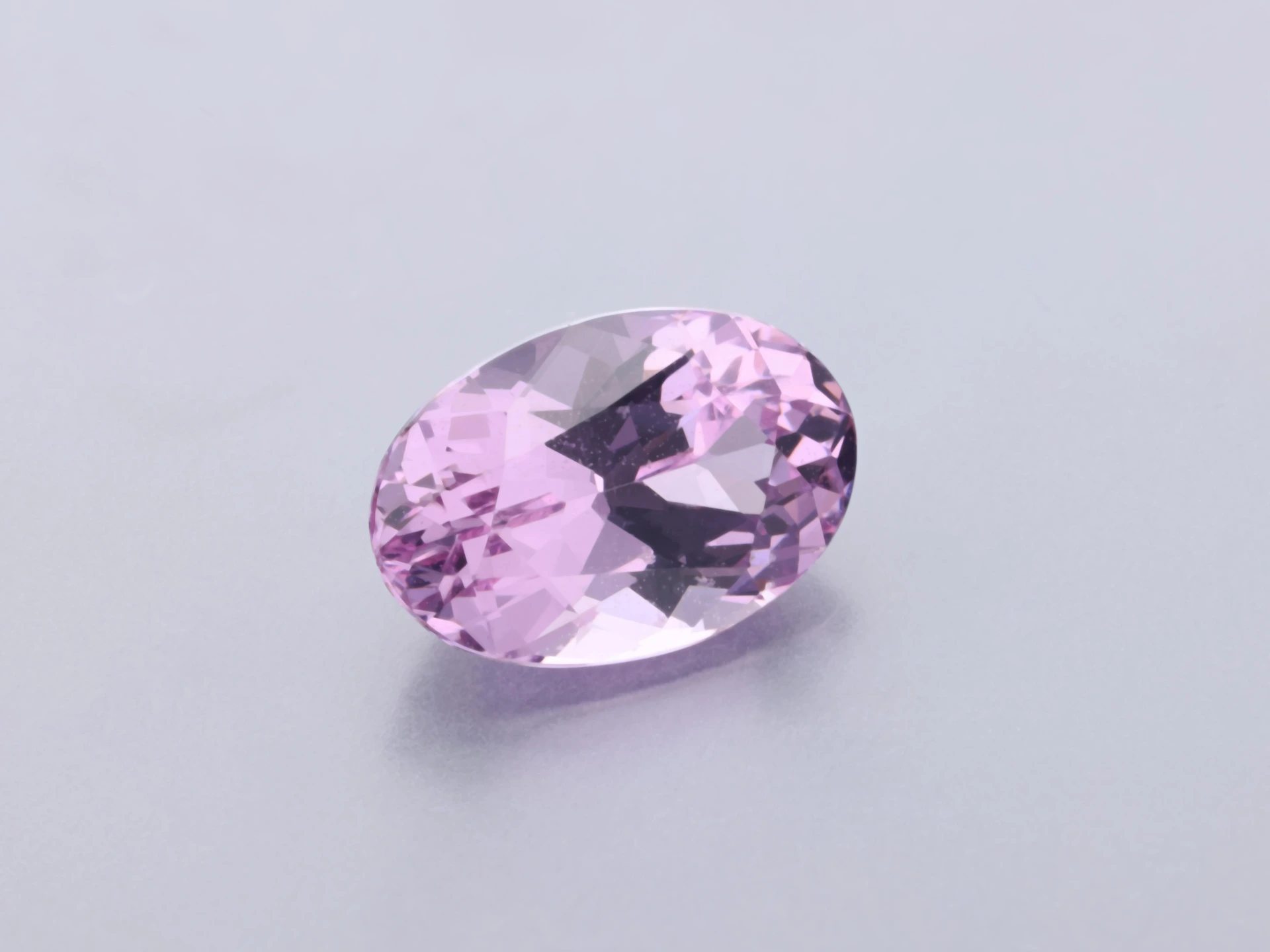 Spinel 7.6x5.2mm Oval Pink