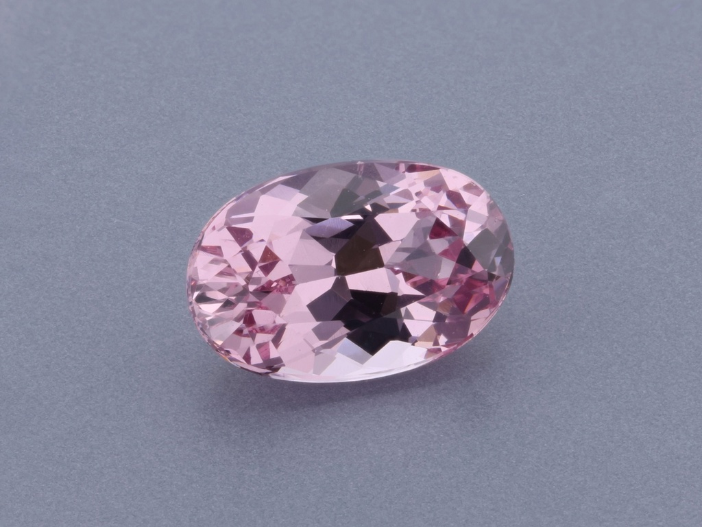 Spinel 6.9x4.5mm Oval Light Pink