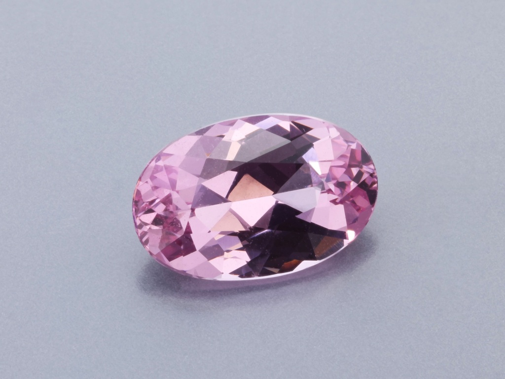 Spinel 7.9x5.2mm Oval Light Pink
