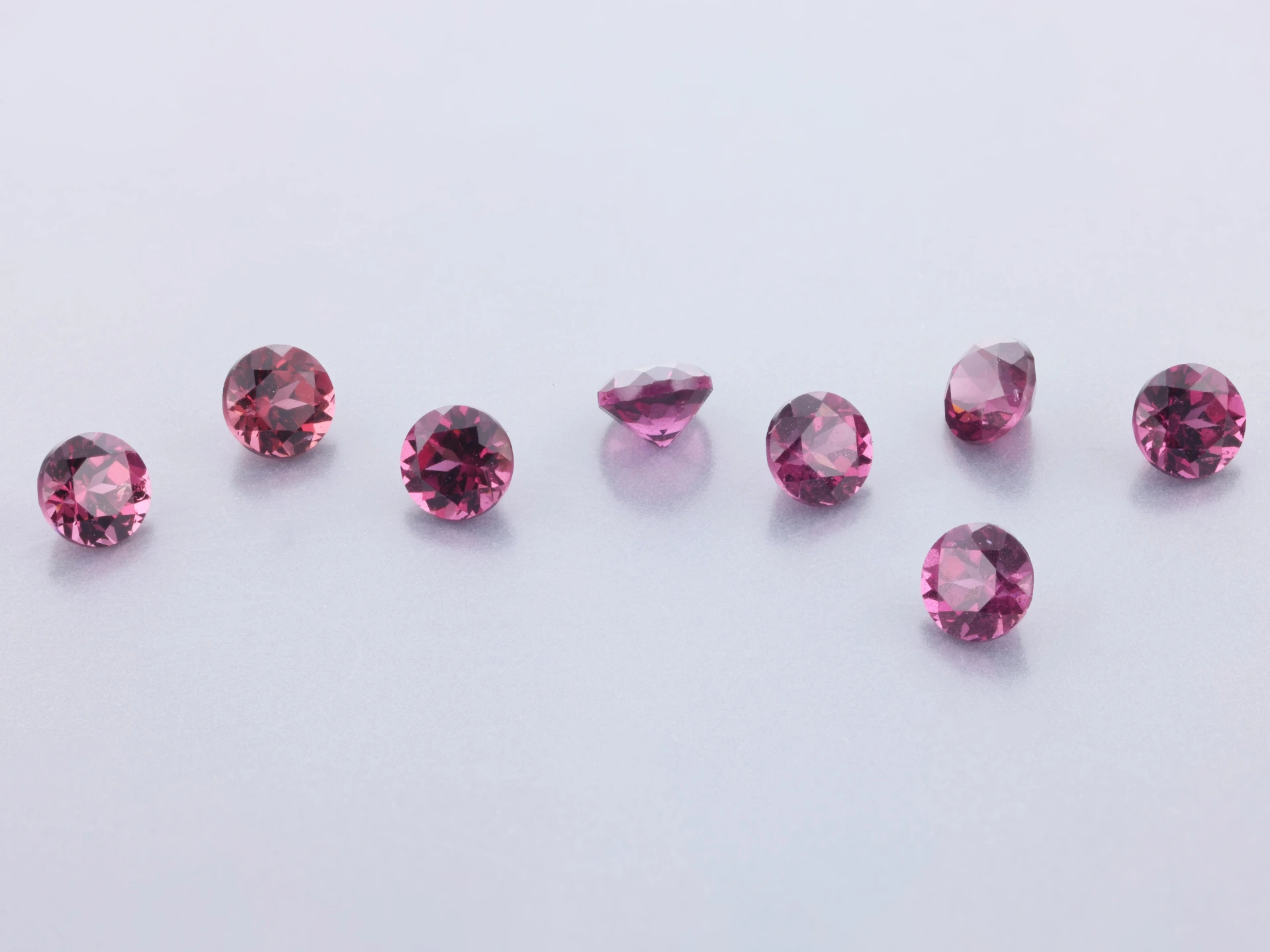 Rhodolite Garnet 3.00mm Round Diamond Cut