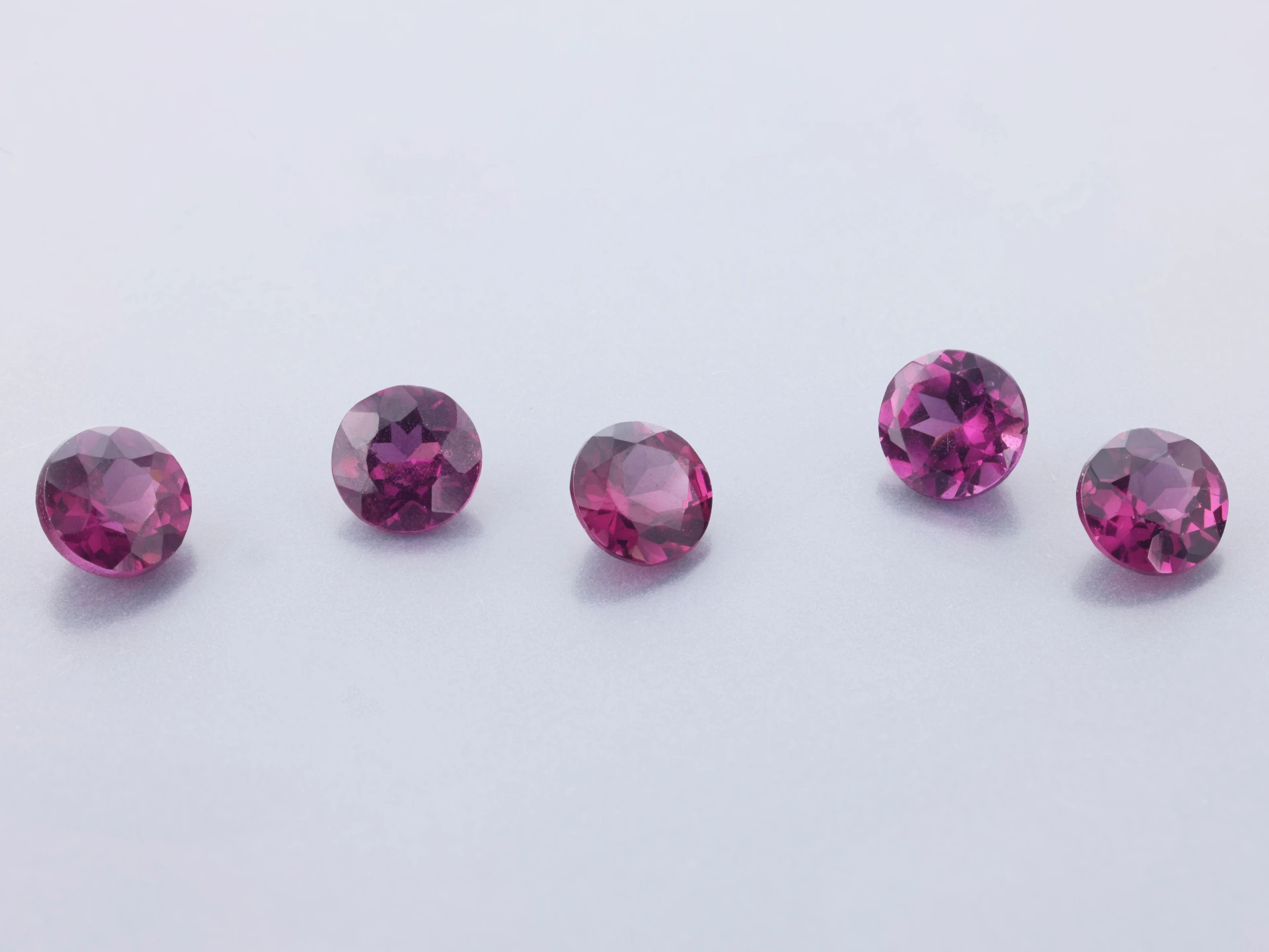 Rhodolite Garnet 4.00mm Round Diamond Cut