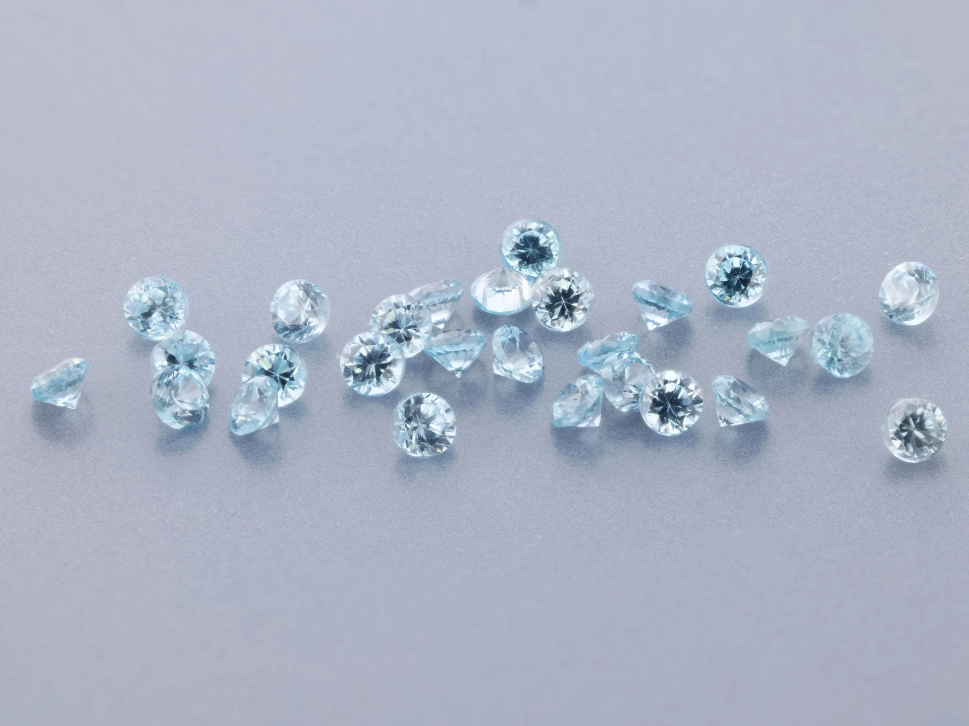 Zircon 1.50mm Round Blue Diamond Cut
