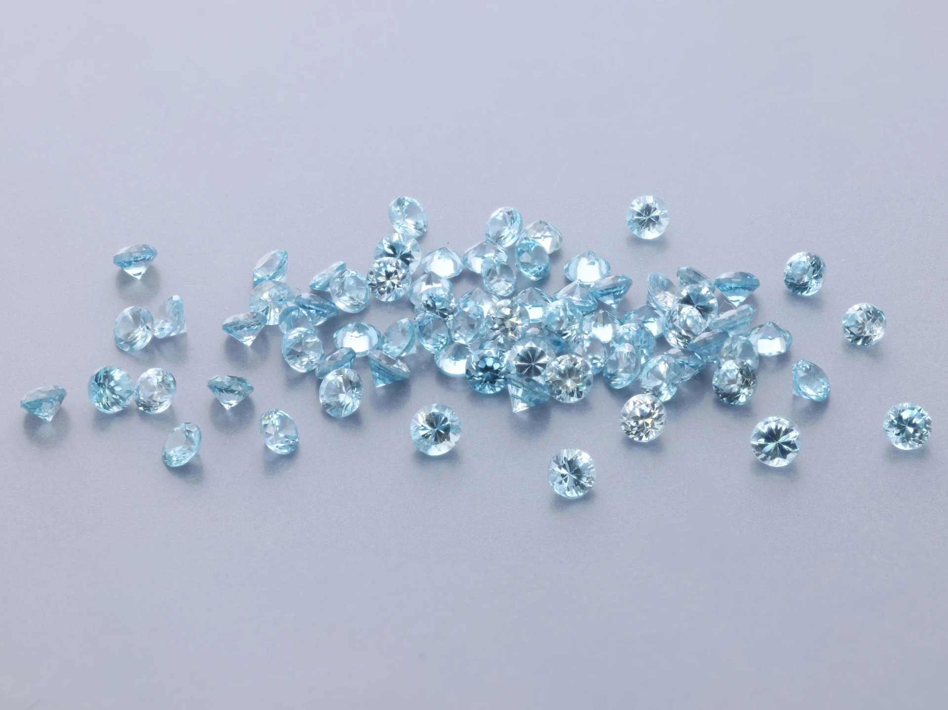 Zircon 2.00mm Round Blue Diamond Cut