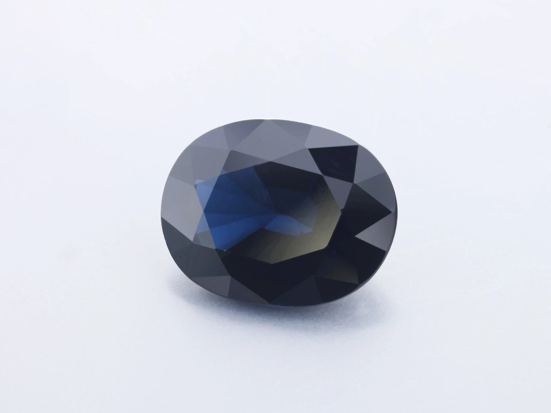 [SAVB1008X5] Australian Sapphire 9.9x7.8mm Oval Dark Blue