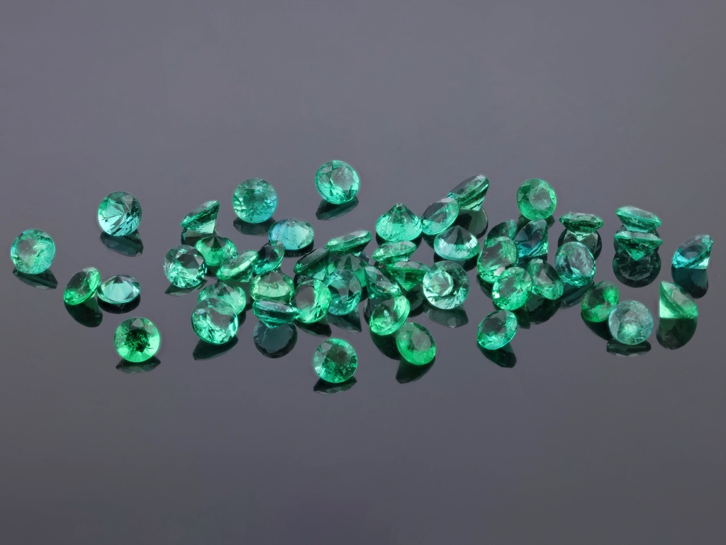 Emerald 2.00mm Round Diamond Cut
