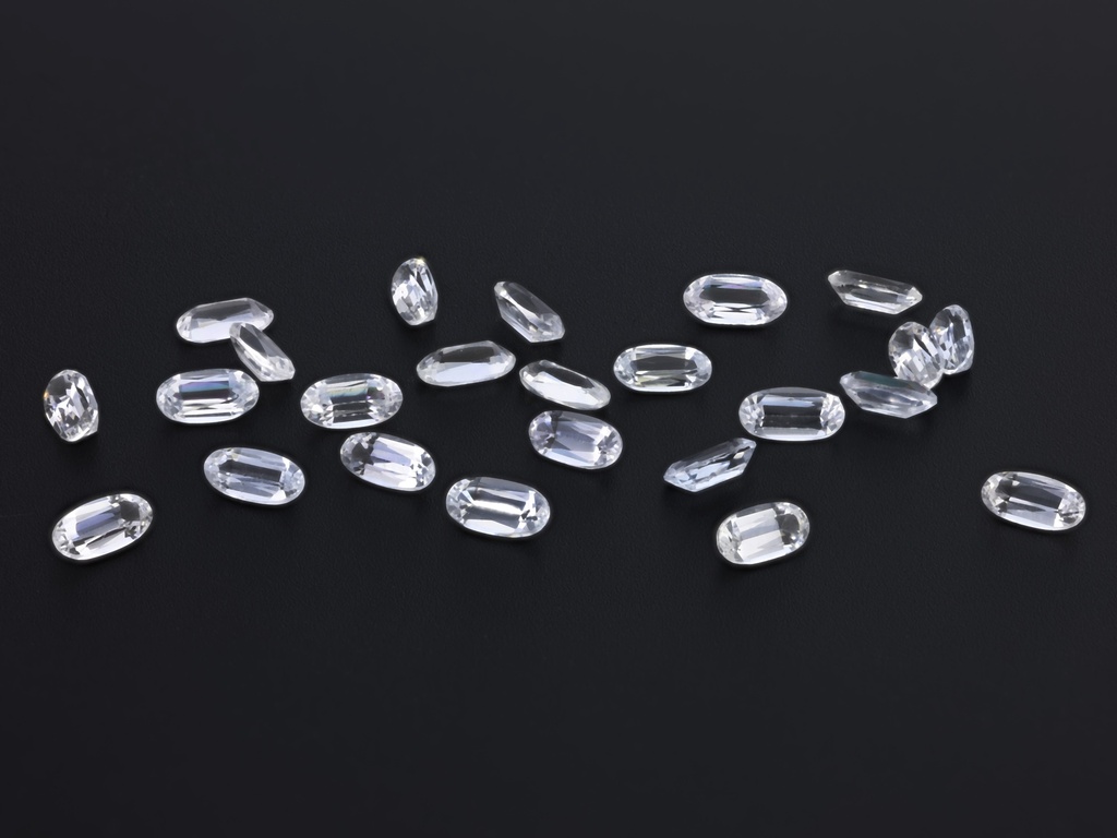 White Sapphire 4x2mm Oval