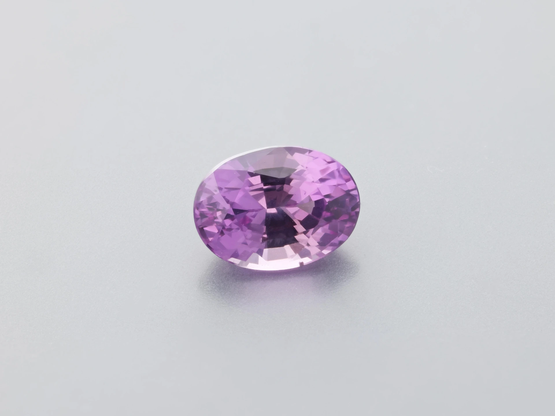 Pink Sapphire 5.71x4.22mm Oval Mid