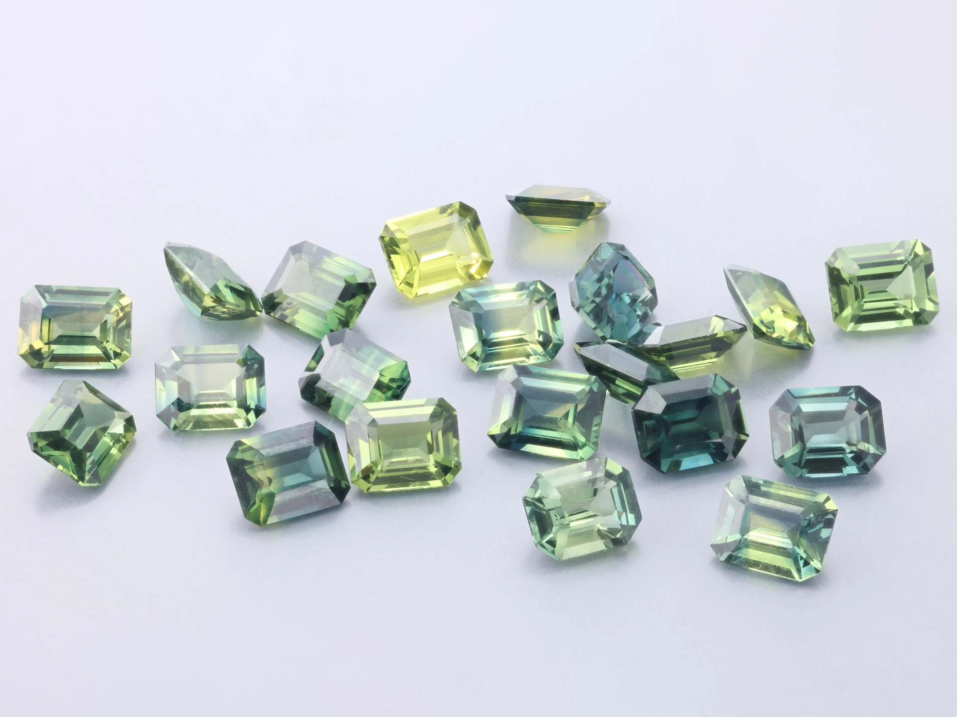 [SMOS0504] Parti Sapphire 5x4mm Emerald Cut