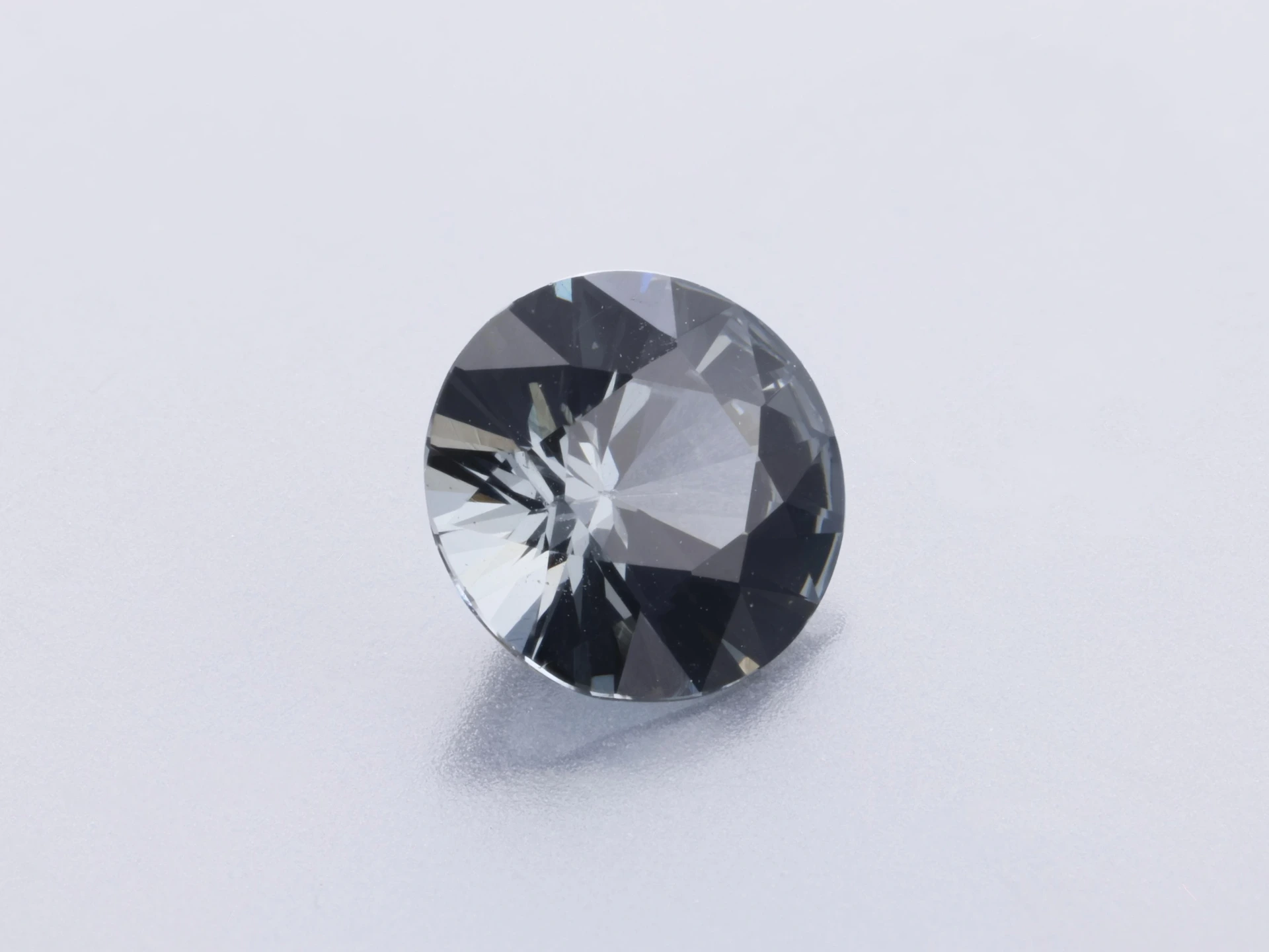Spinel 4.35x4.28mm Round Grey